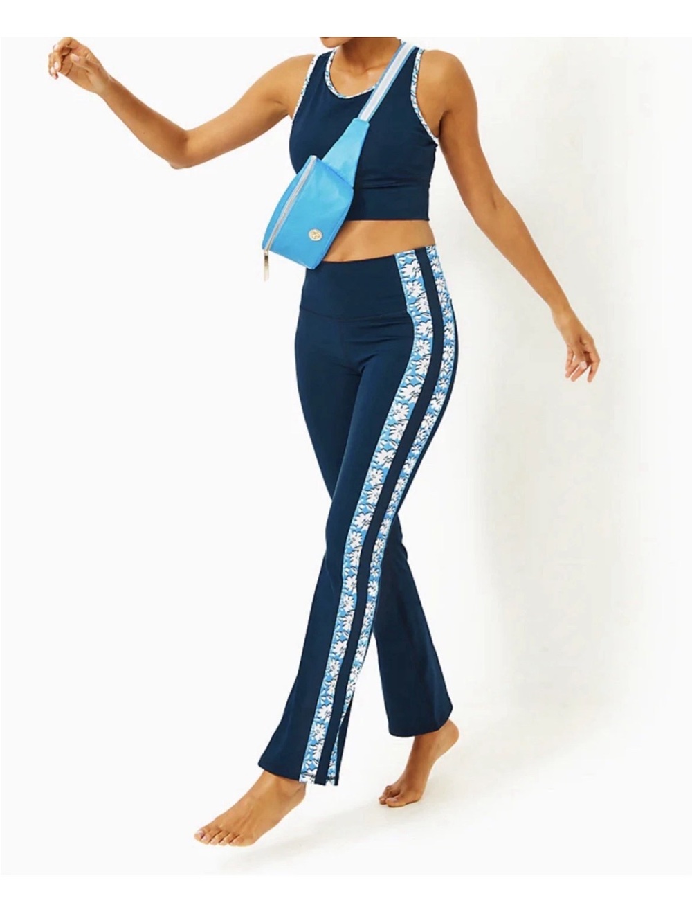 T2) Lilly Pulitzer ❤️Navy flare Pants with Floral Side Stripe - Picture 12 of 14